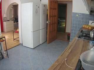 voyeurcam-julmodels-kitchen camsoda stream image