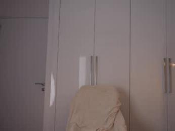 kriss0leoo chaturbate stream image