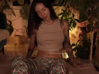 effylowell_ chaturbate stream image, 17.07.2025 01:50