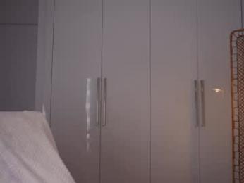 kriss0leoo chaturbate stream image