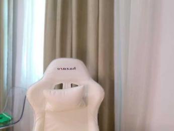 EmilyxJames bongacams stream image