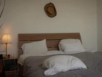 kriss0leoo chaturbate stream image