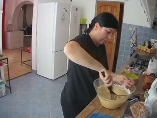 voyeurcam-julmodels-kitchen camsoda stream image