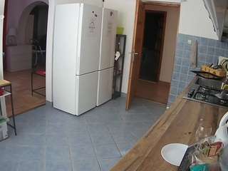 voyeurcam-julmodels-kitchen camsoda stream image