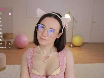 MissEssie bongacams stream image