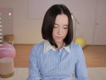 MissEssie bongacams stream image