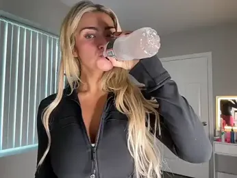 meggsworld stripchat stream image