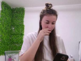 EmilyxJames bongacams stream image