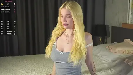 VivianKings stripchat stream image