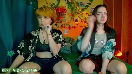 TrickyKitsune stripchat stream image