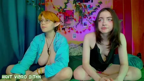 TrickyKitsune stripchat stream image