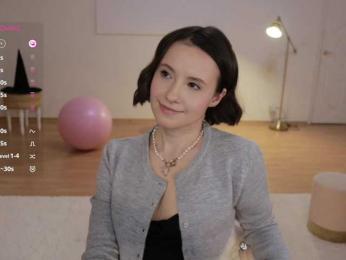 MissEssie bongacams stream image