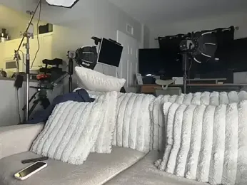 meggsworld stripchat stream image