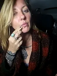 SheIsSomething stripchat stream image