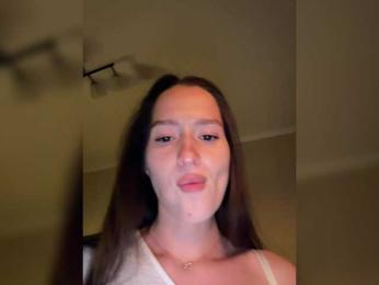 whiteTEA bongacams stream image