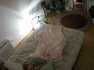 voyeurcam-julmodels-whitebed-4 camsoda stream image