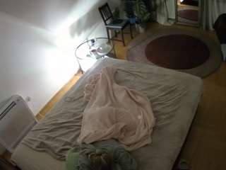 voyeurcam-julmodels-whitebed-4 camsoda stream image