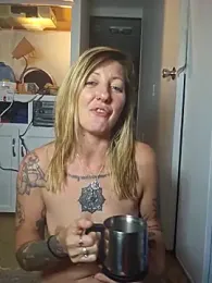 SheIsSomething stripchat stream image