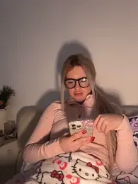 Holly-Glamour stripchat stream image