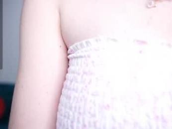 little_poetry chaturbate stream image