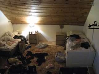 voyeurcam-julmodels-whitebed-2 camsoda stream image