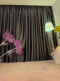 --102KymMiiss-- stripchat stream image