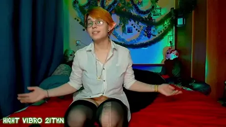 TrickyKitsune stripchat stream image