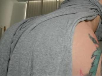 vanandjuani chaturbate stream image