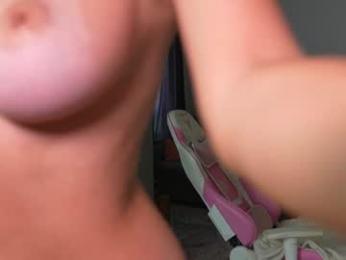 amilia4u chaturbate stream image