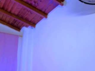 vaiolet-rose camsoda stream image