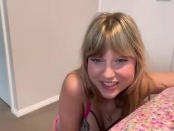 kittengirlxo chaturbate stream image