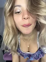 _Alicee_1 stripchat stream image