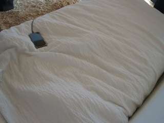 voyeurcam-julmodels-whitebed-4 camsoda stream image