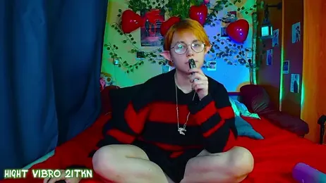 TrickyKitsune stripchat stream image