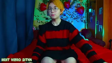 TrickyKitsune stripchat stream image