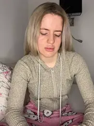 Holly-Glamour stripchat stream image