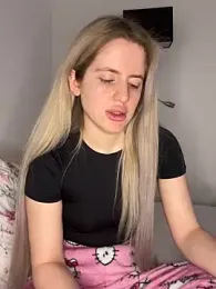 Holly-Glamour stripchat stream image