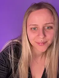 lunawolf21 stripchat stream image