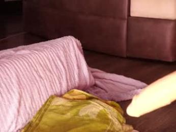 queeneliaa_ chaturbate stream image