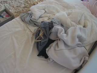 voyeurcam-julmodels-whitebed-4 camsoda stream image