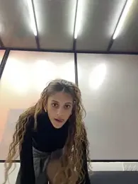 alana15 stripchat stream image