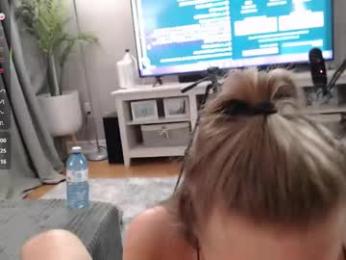 thetravellerss chaturbate stream image