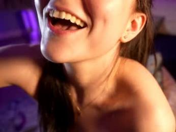 littlee33 chaturbate stream image, 07.03.2025 21:10