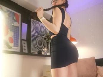 littlee33 chaturbate stream image, 06.04.2026 20:00