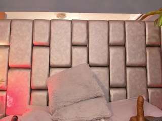 atinxnaugthy camsoda stream image