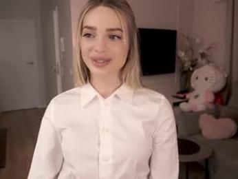 nicole_blueberry chaturbate stream image, 29.08.2026 21:40