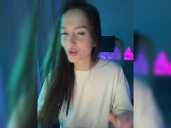 whiteTEA bongacams stream image