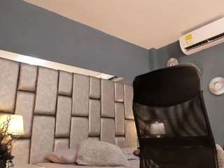 atinxnaugthy camsoda stream image