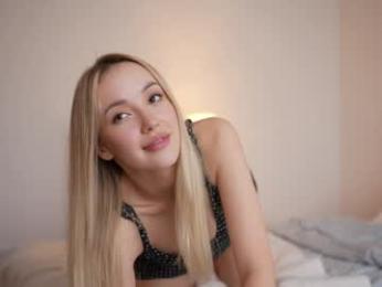 kriss0leoo chaturbate stream image