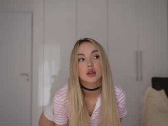 kriss0leoo chaturbate stream image